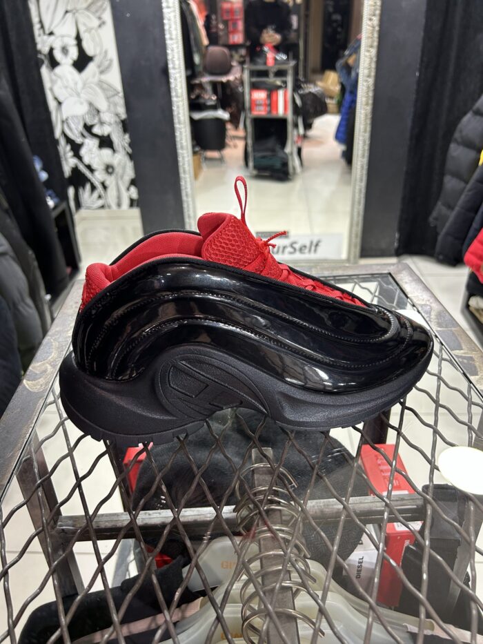 DIESEL S-D-RUNNER X UNISEX SNEAKER BLACK/HIGH RISK RED - Image 6