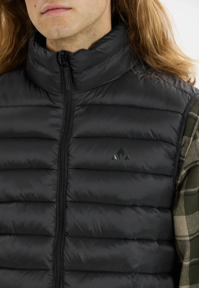 WHISTLER UNISEX ARUBI PUFFER VEST BLACK - Image 3
